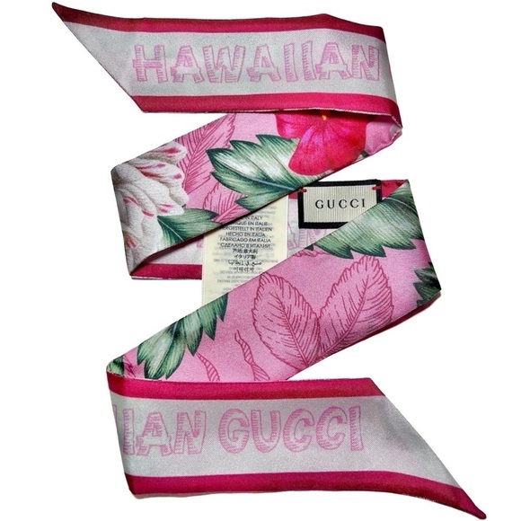 Gucci Hawaiian Print Silk Neck Bow in Pink - Picture 1 of 7